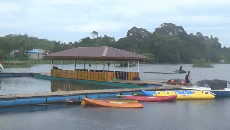 Wahana Air di Kampung Putra Bulu 