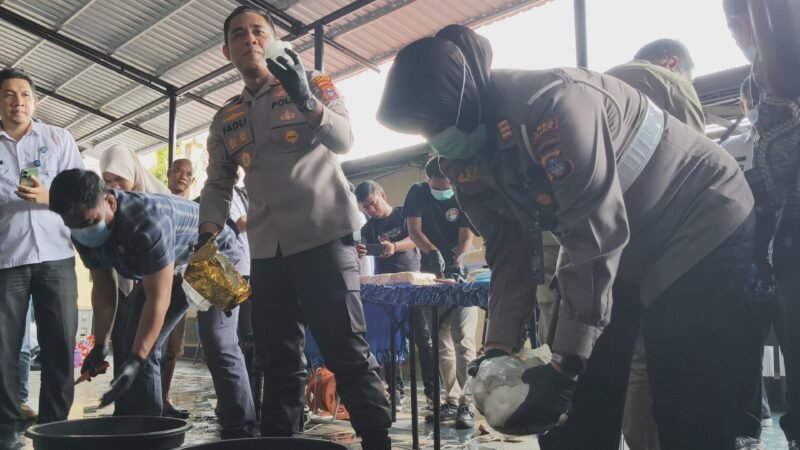 Pemusnahan Barang Buksi Kasus Narkotika di Makopolres Banjar Kalsel, Rabu, (17/9/2025). foto: Ofal Pro1