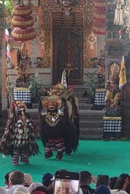 Menari Bersama Legenda: Menyelami Magisnya Barong dan Kris Dance di Barong Seraya Budaya