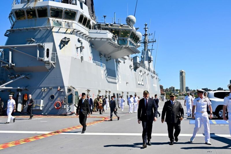 Perdana Menteri (PM) Australia, Anthony Albanese, bersama Presiden Republik Indonesia, Prabowo Subianto, di atas kapal HMAS Canberra, Garden Island Naval Base, Sydney, Australia (FOTO : INFOPUBLIK)