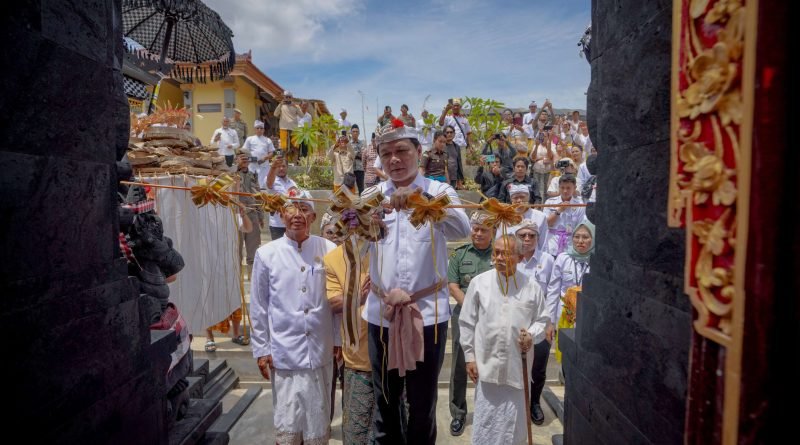 Peresmian Pura Pertiwi Agung Kaharingan di Desa Jone (FOTO : MC PASER)