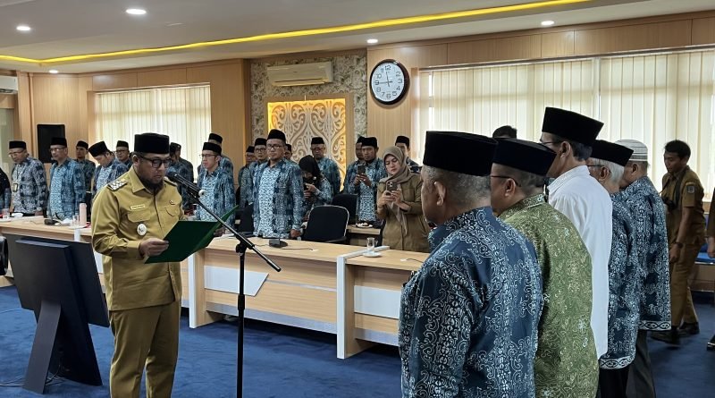 Dewan Hakim MTQH Paser ke-49 Resmi Dilantik oleh Wakil Bupati Paser Ikhwan Antasari (FOTO : MC PASER)
