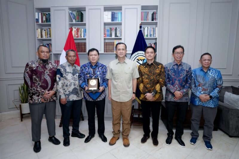 Bupati Paser adakan pertemuan bersama Menteri Transmigrasi RI di Jakarta ( FOTO ; MC PASER )