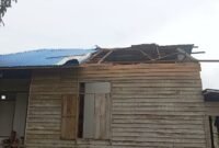 Rumah warga yang terdampak angin kencang (FOTO : BPBD BANJAR)