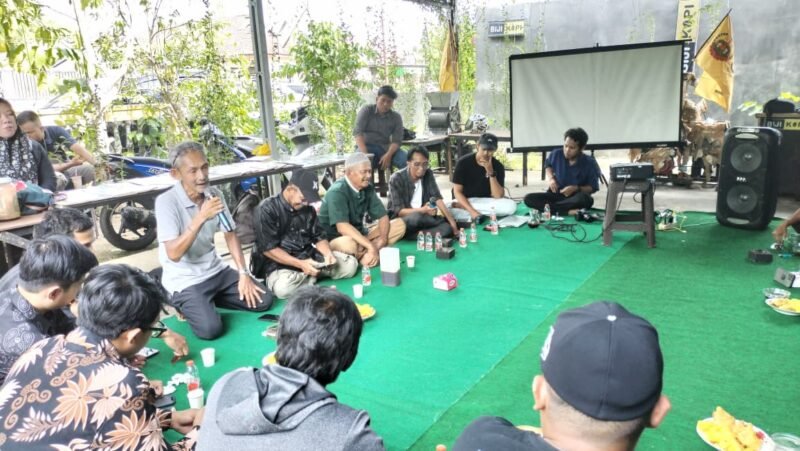 Warga Desa Rantau Bakula, Kecamatan Sungai Pinang, Kabupaten Banjar, kembali menyuarakan keresahan mereka terhadap aktivitas tambang batubara di sekitar permukiman.