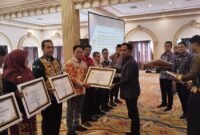 Pemberian penghargaan kepada Desa Mandiri Kabupaten Banjar