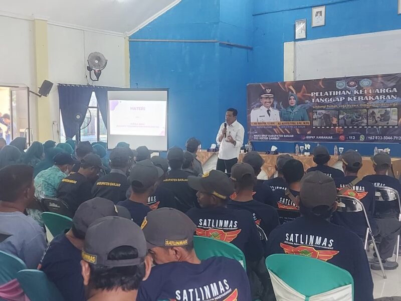 Pelatihan Keluarga Tanggap Kebakaran Rumah Tangga di Kecamatan Mataraman, Rabu (19/11/2025). foto: st