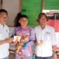 DKPP Banjar serahkan bantuan vitamin kepada pembudidaya ikan mas di waduk riam kanan