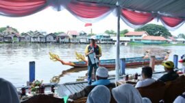 Pembukaan kejuaraan perahu naga (Foto : PPID HSS)