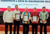 Pemerintah Provinsi Kalimantan Selatan memberikan penghargaan kepada ratusan relawan donor darah sukarela yang telah mendonorkan darah (FOTO : MC KALSEL)