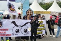 Ketua GMPD, Rachmadi Engot pimpin demo