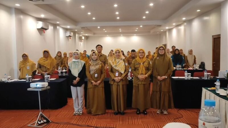 Foto persama usai pembukaan acara