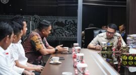 Wali Kota Samarinda, Dr. H. Andi Harun, menerima audiensi Pertamina Patra Niaga di Balai Kota (Foto : PPID Samarinda)