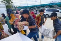 Warga antusias di pasar murah (Foto : PPID Samarinda)