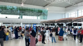Masyarakat penuhi Bandara Internasional Sultan Aji Muhammad Sulaiman (SAMS) Sepinggan Balikpapan jelang lebaran (Foto : Portal Kaltim)