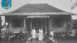 Kediaman controleur Belanda di Paser pada tahun 1915 (FOTO : WIKIPEDIA)