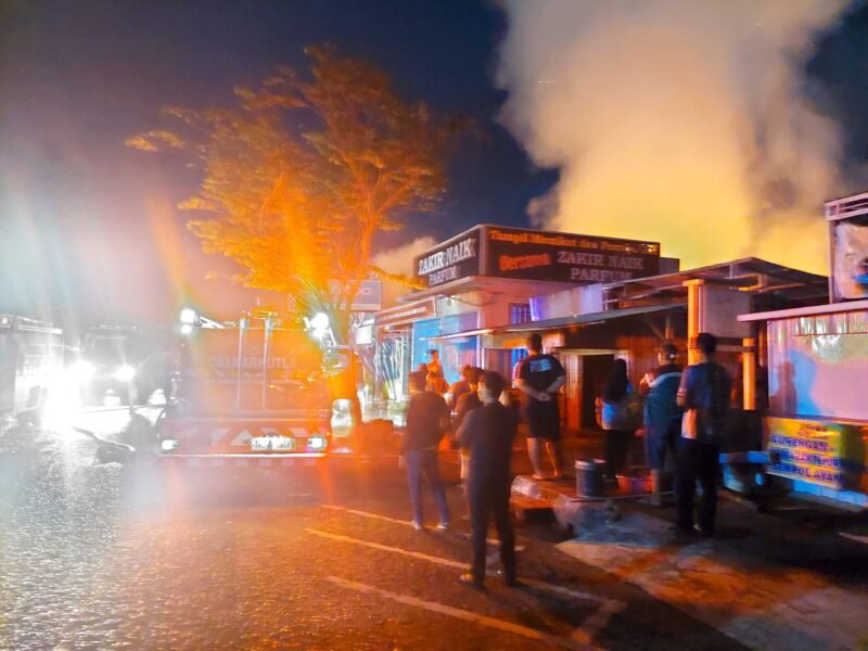 Kebakaran di Tanah Grogot (Foto : Humas Polres Paser)